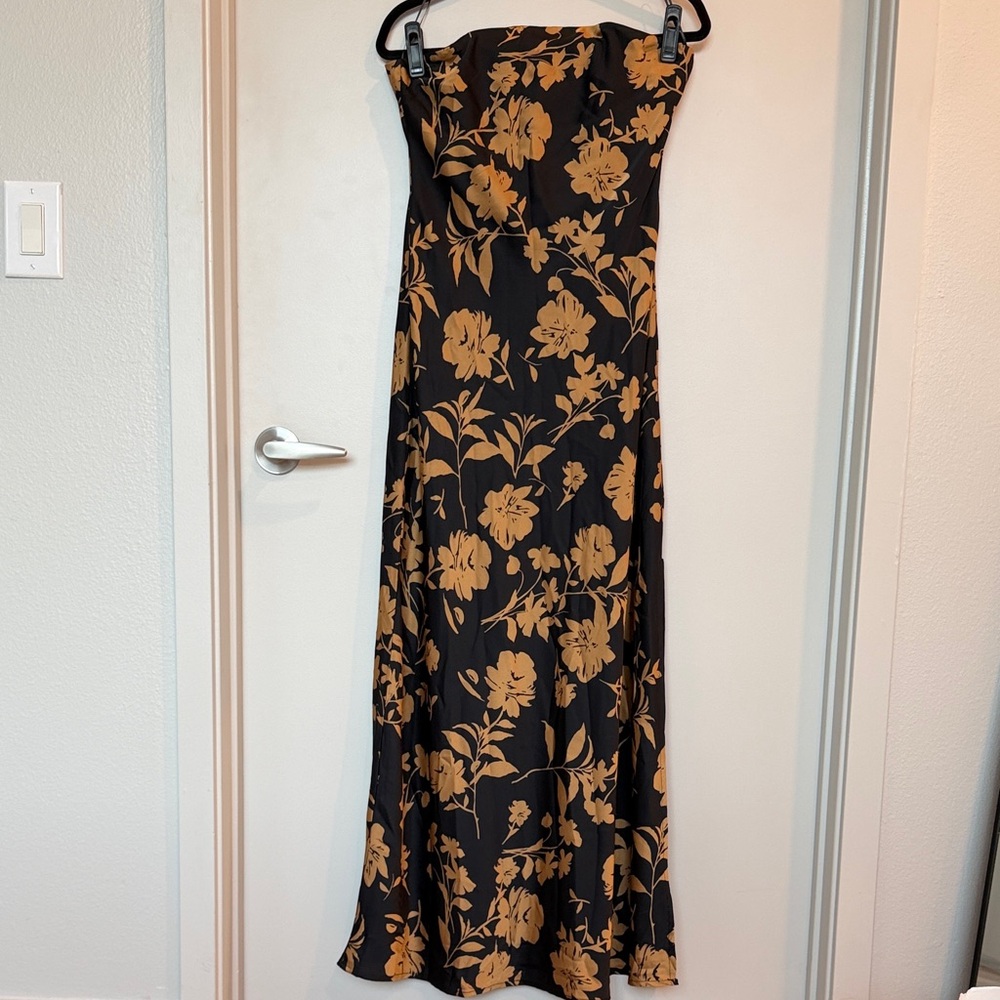 Dress Forum Zendaya Satin Strapless Maxi Dress